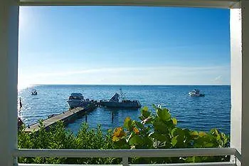 Compass Point Dive Resort Gun Bay Hotel