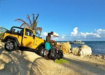 Compass Point Dive Resort Gun Bay