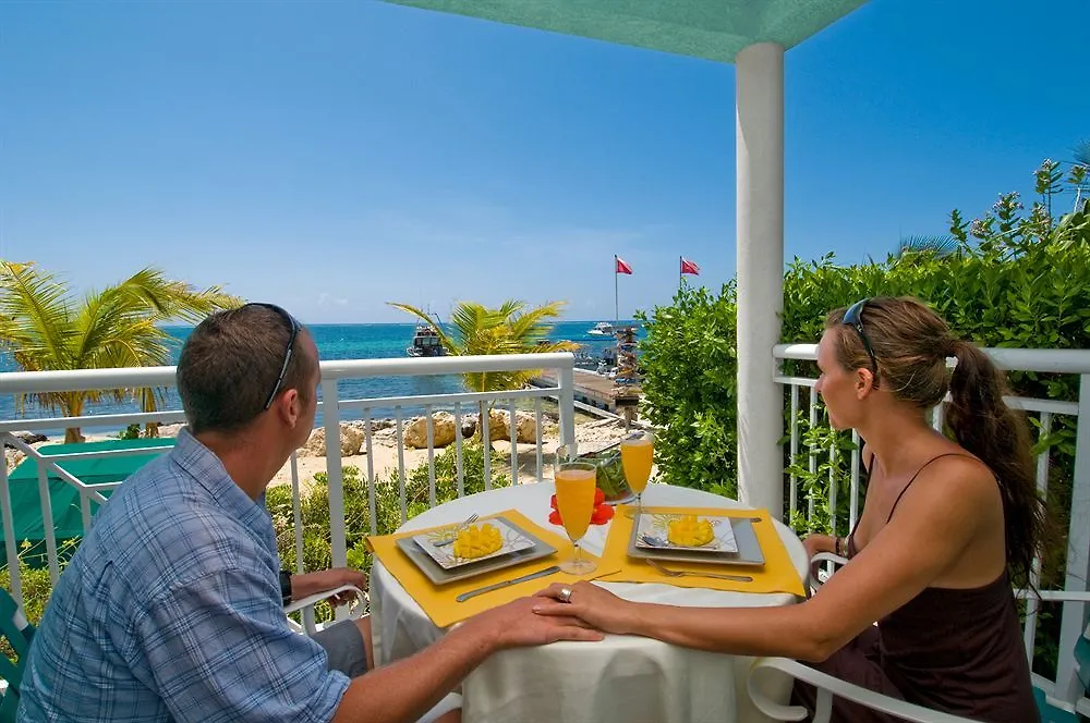 Compass Point Dive Resort Gun Bay Hotel