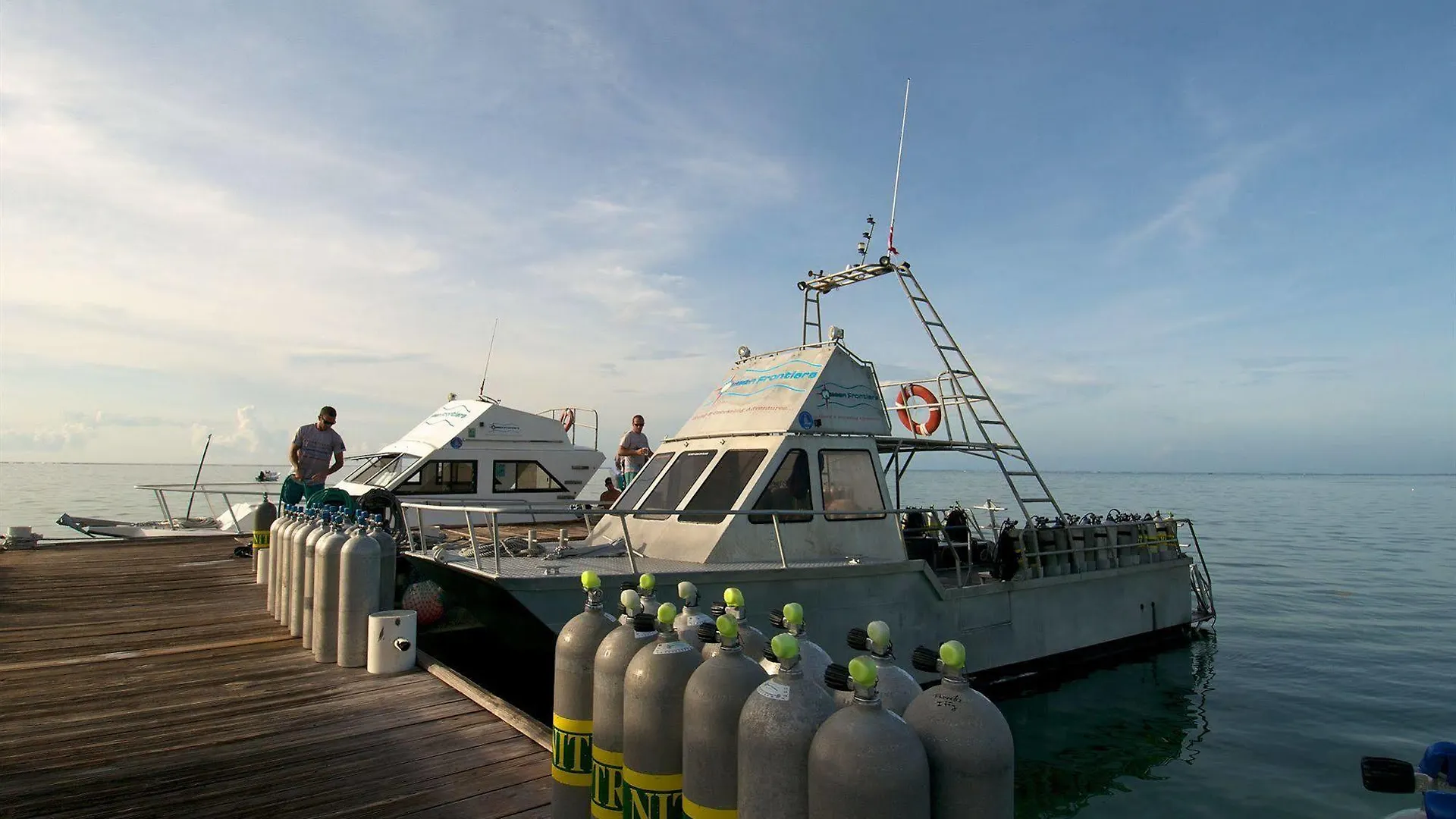Compass Point Dive Resort Gun Bay Hotel