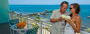 Compass Point Dive Resort Gun Bay Hotel